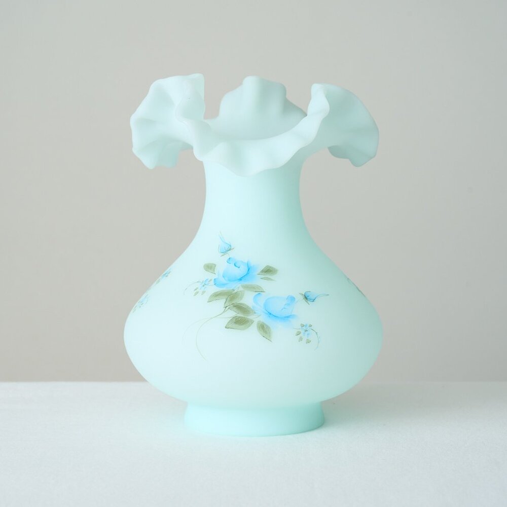 Vintage FENTON Blue Satin Glass Vase Hand Painted Roses Ruffled Edge Signed - Picture 3 of 7